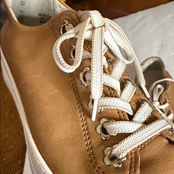 Paul Green Tan Leather Sneakers - Picture 3 of 11